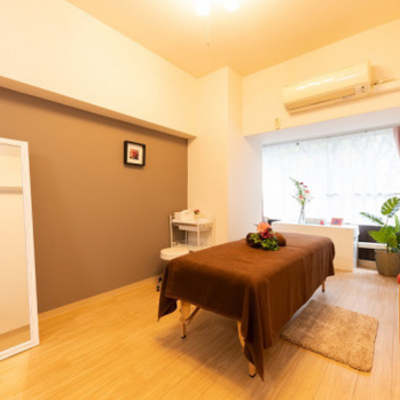 AMI FORME(アミフォルム)